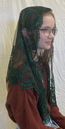 Spanish Style Triangle Mantilla