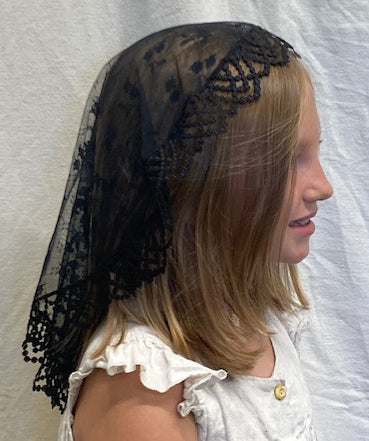 Scalloped Veils
