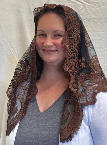 Spanish Style Triangle Mantilla