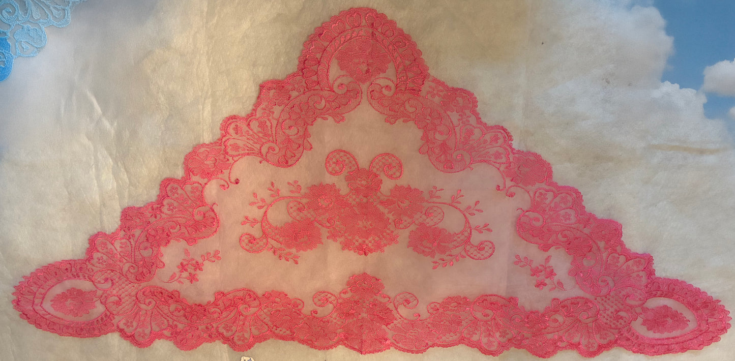 Spanish Style Triangle Mantilla