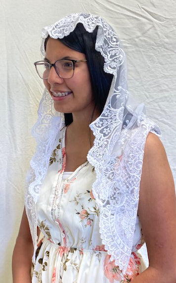 Spanish Style Triangle Mantilla